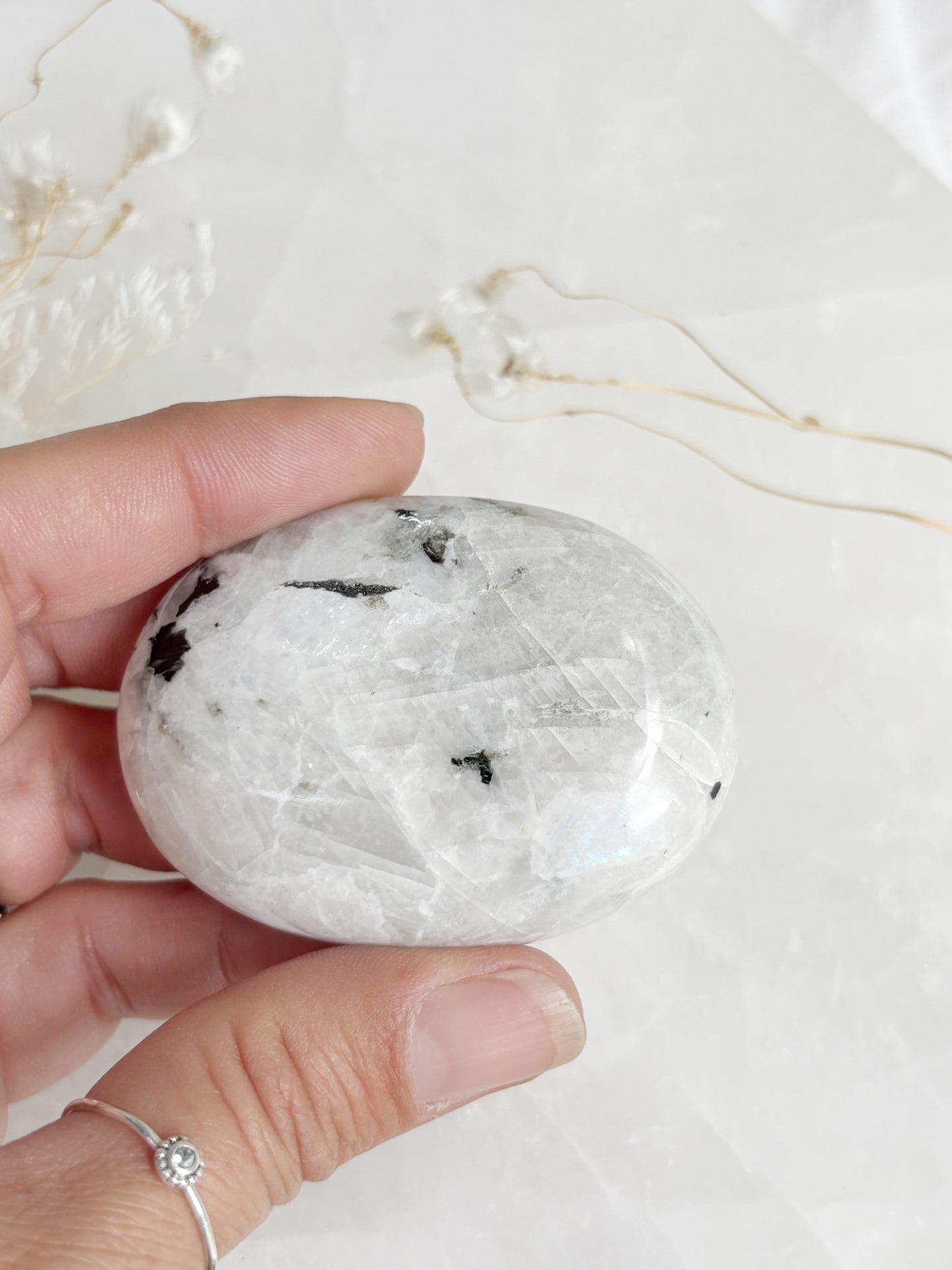 RAINBOW MOONSTONE PALM STONE || RMP02