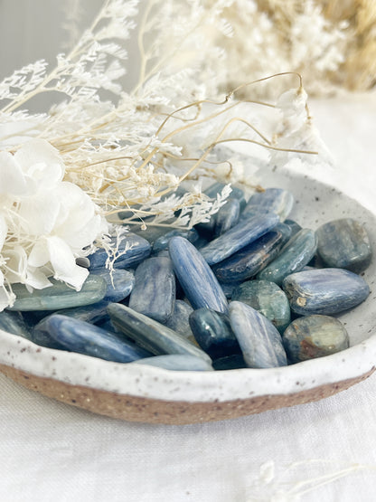 BLUE KYANITE TUMBLE || INTUITIVELY CHOSEN