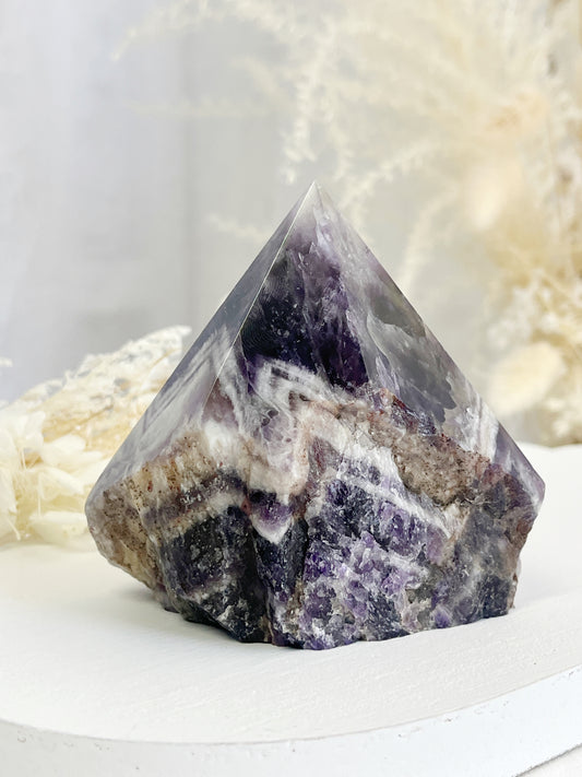 DREAM AMETHYST SEMI POLISHED POINT || 32100