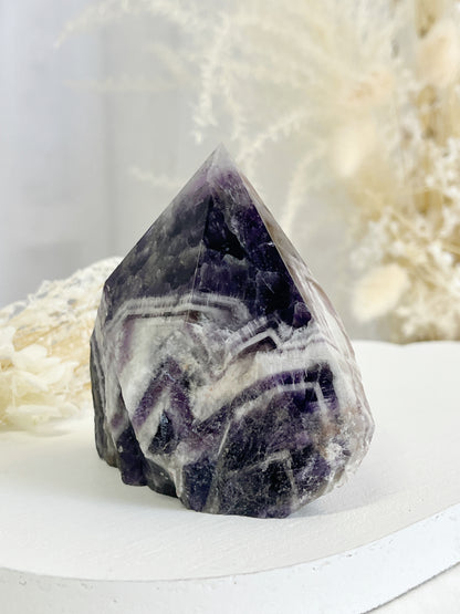 DREAM AMETHYST SEMI POLISHED POINT || 32100