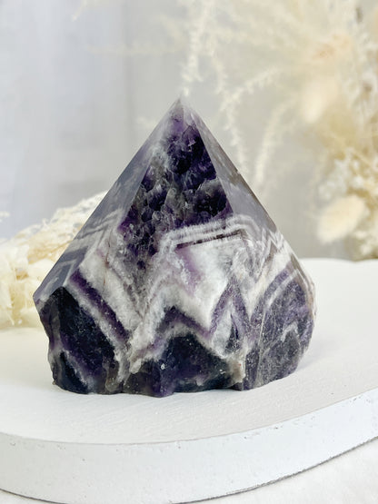DREAM AMETHYST SEMI POLISHED POINT || 32100