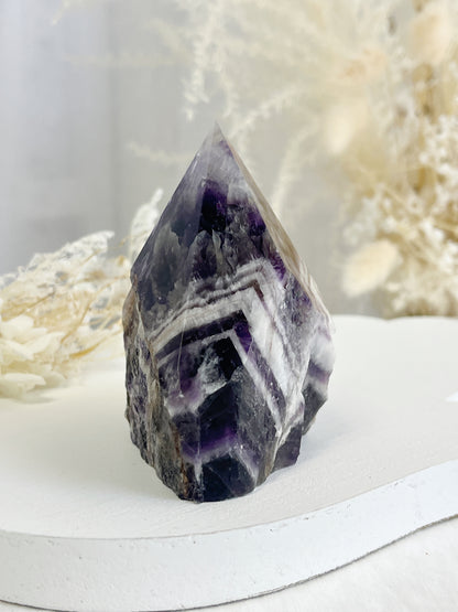 DREAM AMETHYST SEMI POLISHED POINT || 32100