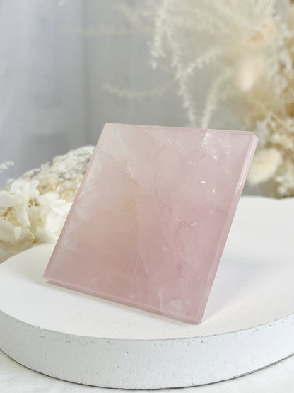 ROSE QUARTZ PYRAMID || 32106