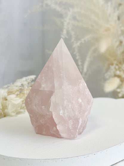 ROSE QUARTZ SEMI POLISHED POINT || 32096