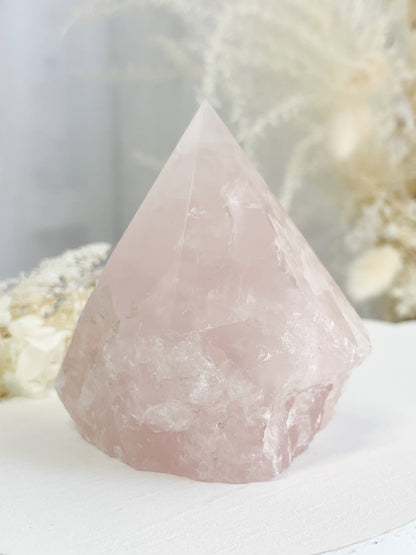 ROSE QUARTZ SEMI POLISHED POINT || 32096