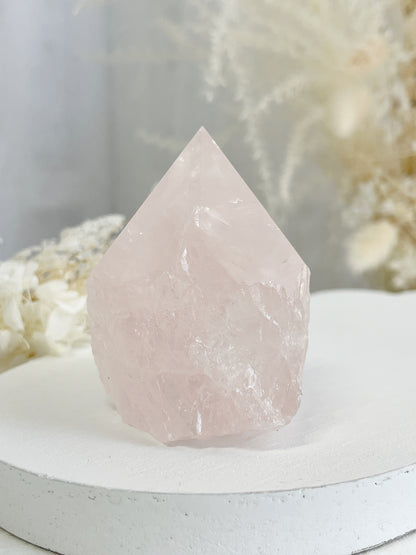 ROSE QUARTZ SEMI POLISHED POINT || 32098