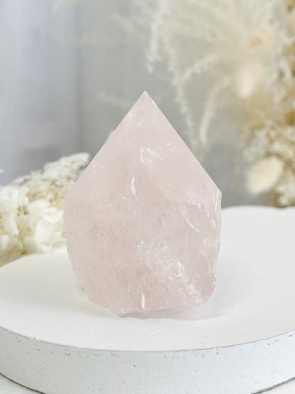 ROSE QUARTZ SEMI POLISHED POINT || 32098