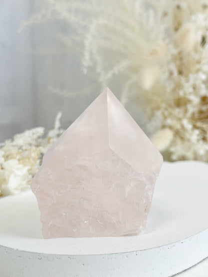 ROSE QUARTZ SEMI POLISHED POINT || 32098