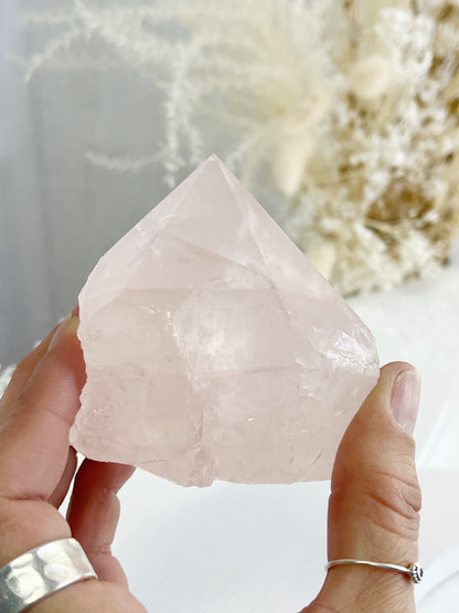 ROSE QUARTZ SEMI POLISHED POINT || 32098