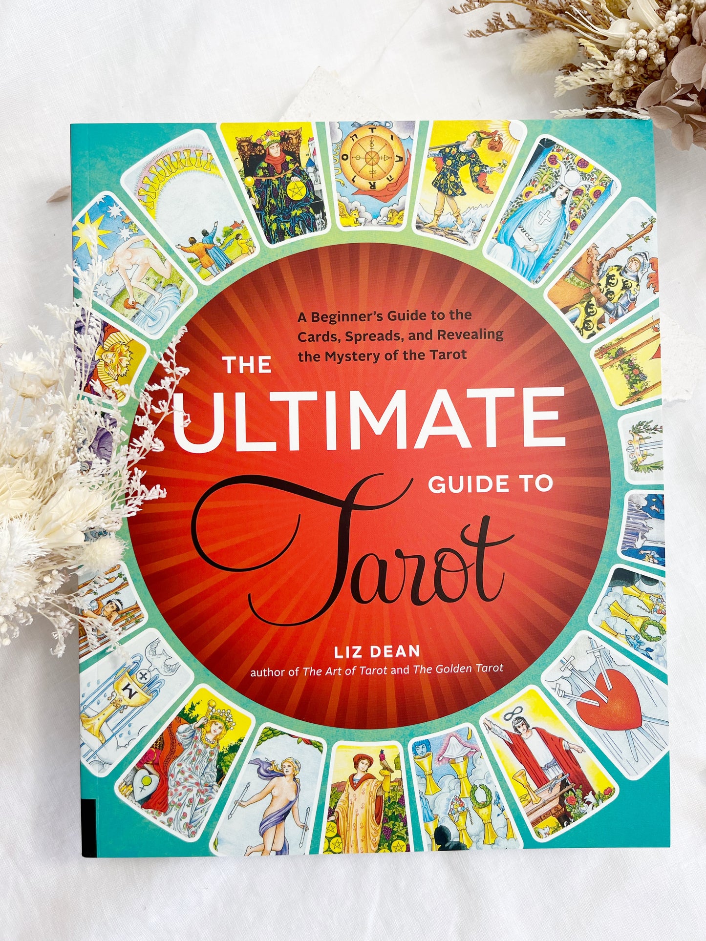 THE ULTIMATE GUIDE TO TAROT | A BEGINNERS GUIDE