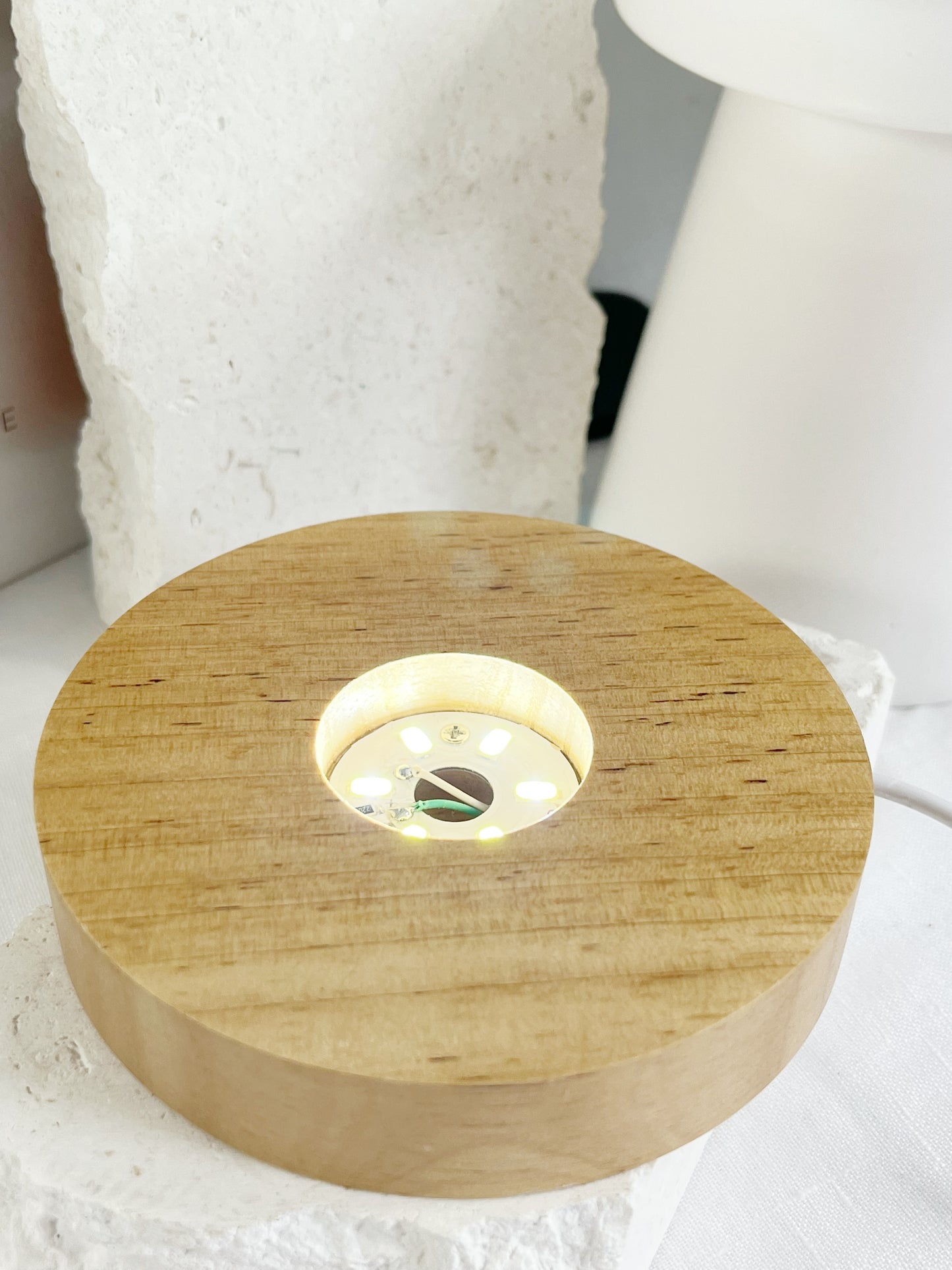 LAMP BASE | USB POWERED WHITE LIGHT