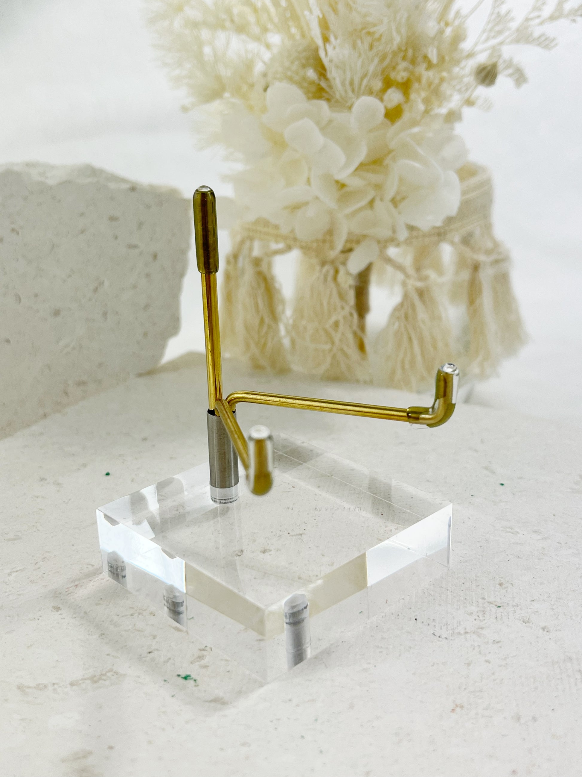 ADJUSTABLE STAND GOLD